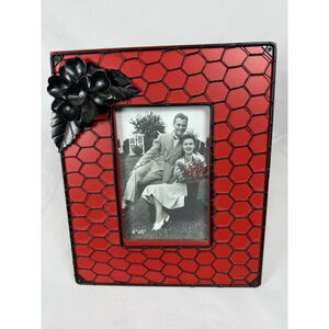 Picture Frame Red Wood Black Chicken Wire Tin Flower Farmhouse Homestead 4x6"